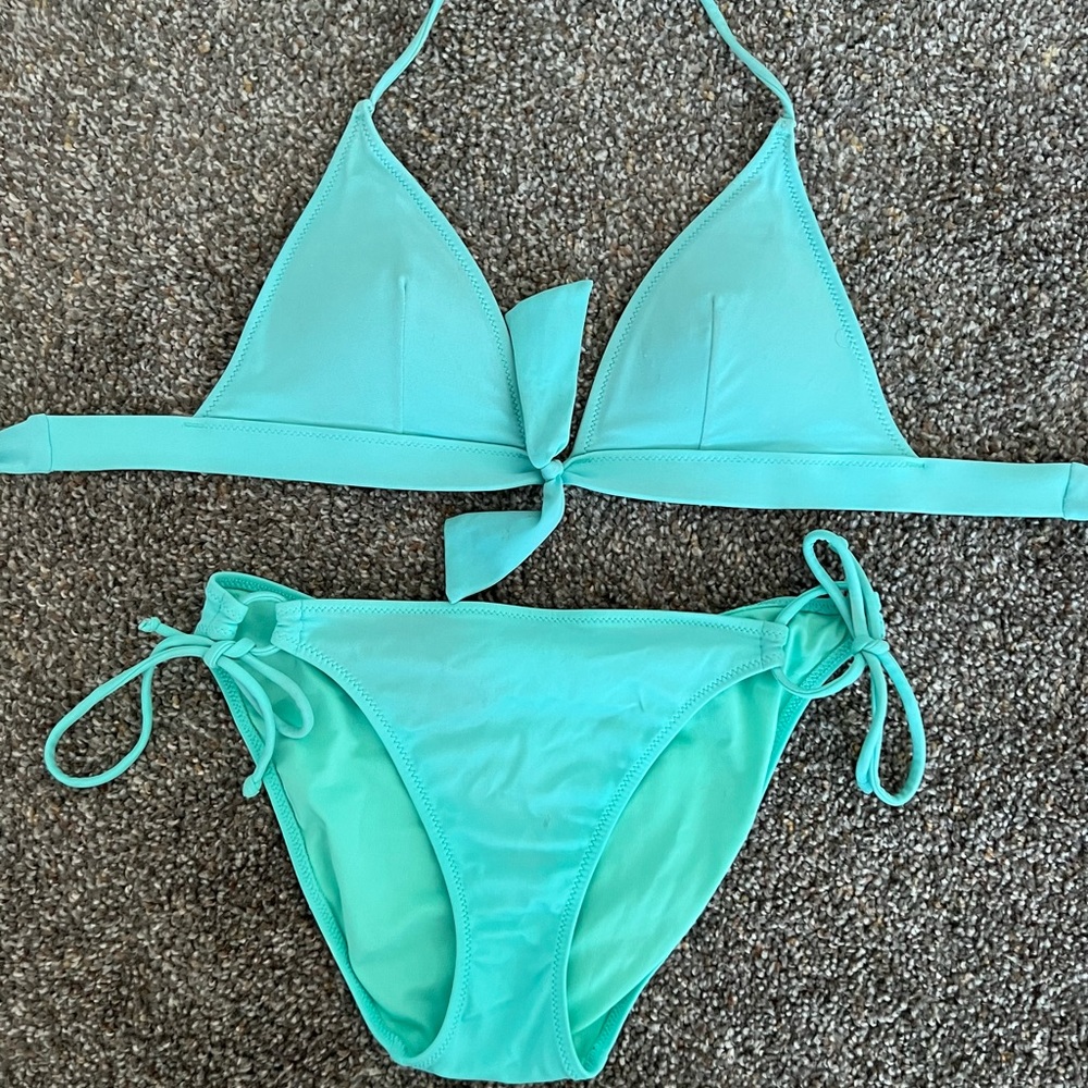 Victoria’s Secret bikini